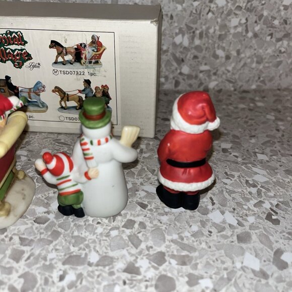 Lefton 1980s Colonial Village Horse Drawn Carriage Santa Bell Rings Snowman Boy - Picture 6 of 11